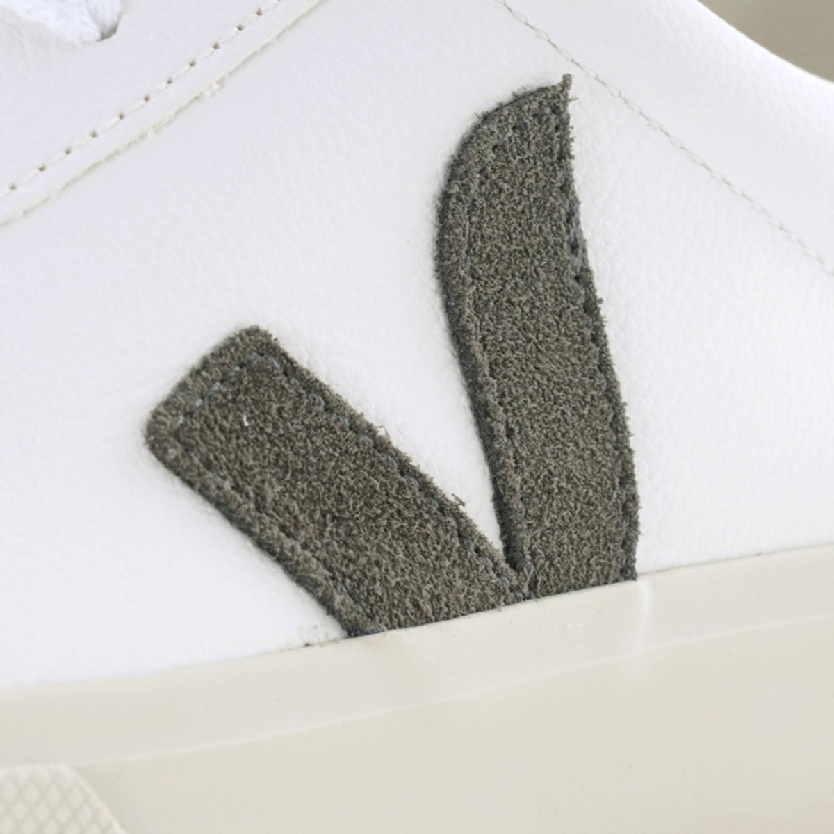 White Sneaker Z82565