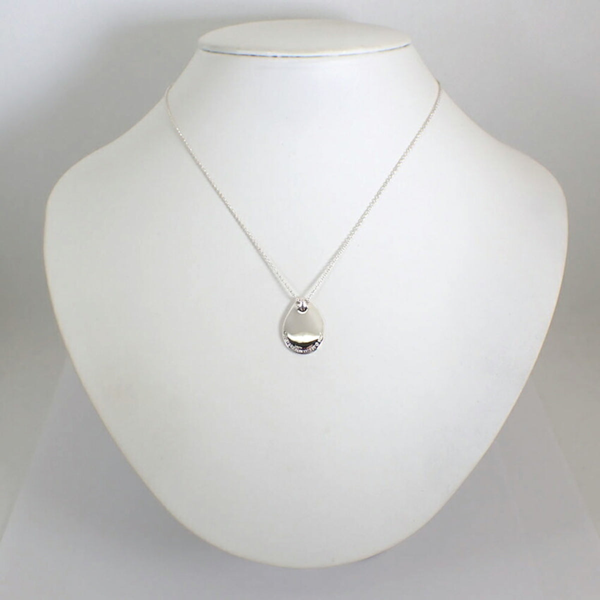 925 Madonna Pendant Necklace W598208