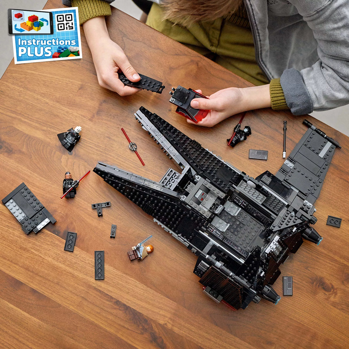 Buildable Toy Starship with Blue and Double-Bladed Red Lightsabers L1676
