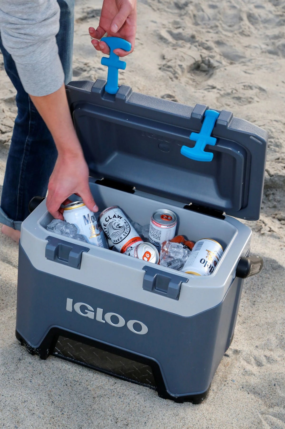 25 Quart Insulated Cooler L98908