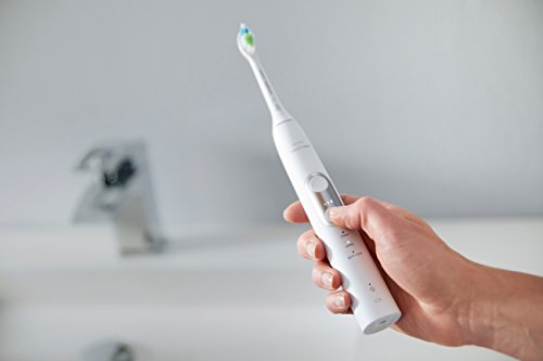 White Rechargeable Electric Toothbrush L3240