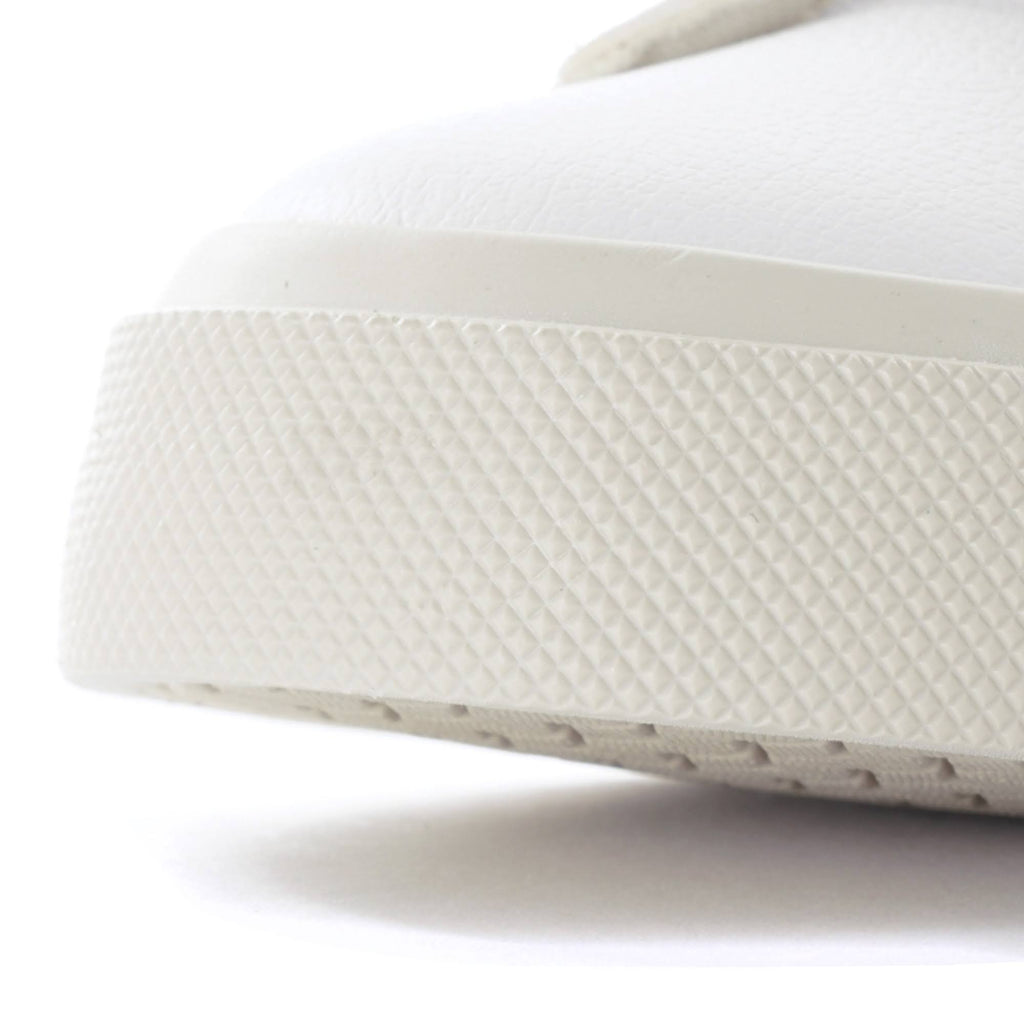 White Sneaker Z82565