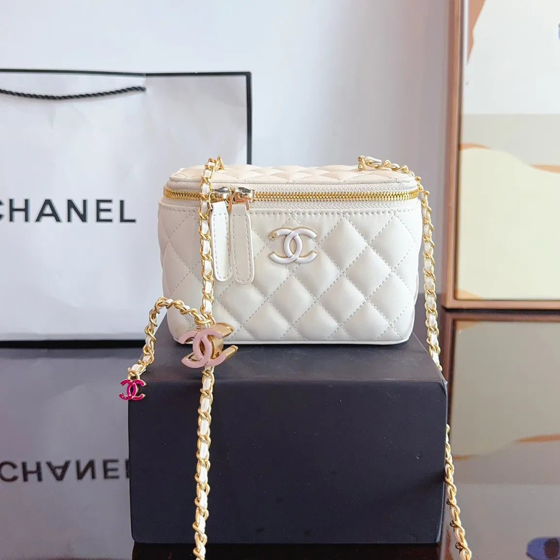 Clutch with Chain P867155